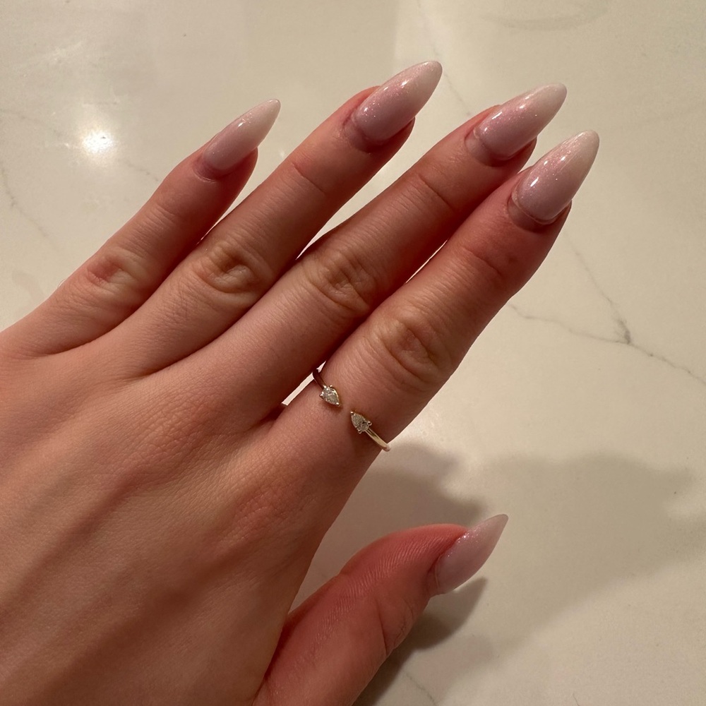 Elegant 14K gold ring with diamonds